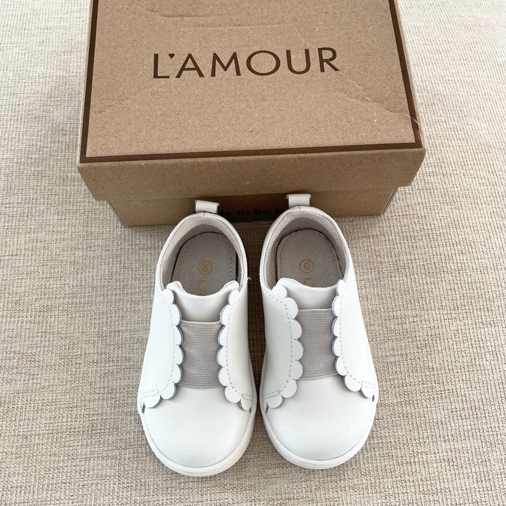 L'Amour White Scalloped Kids Sneakers